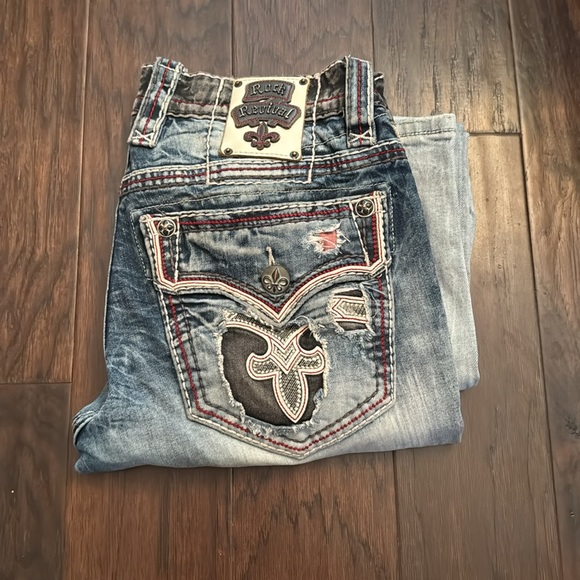 30x32 Rock Revival Distressed Jeans - Picture 3 of 3